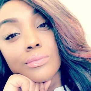 Meet your Posher, Simone